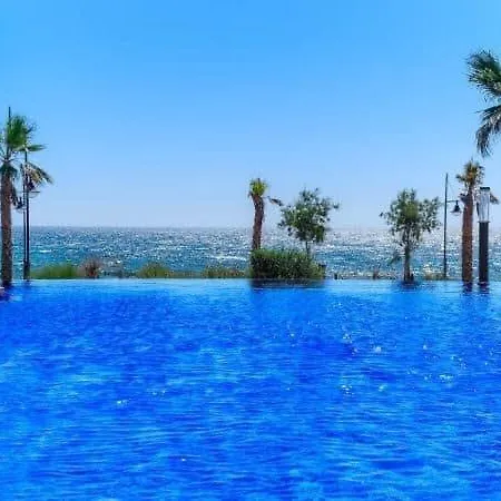 Отель Sea Senses Punta Prima Торевьиа